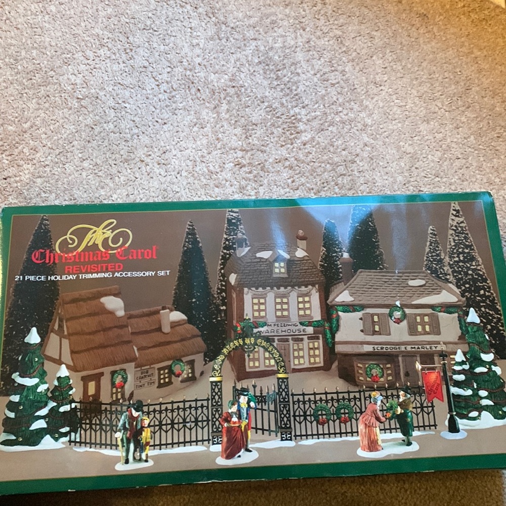 The Christmas Carol Revisited.  missing the wreaths & corner garlands